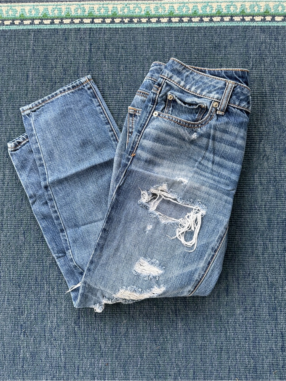 American Eagle Outfitters med Blue soft Distressed Boyfriend Crop Jeans size 2
